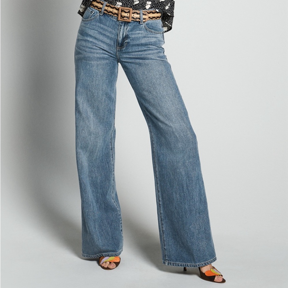 Cabi Ashbury wide leg jeans - size 10